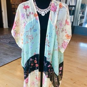 American Eagle Outfitters- Kimono floral